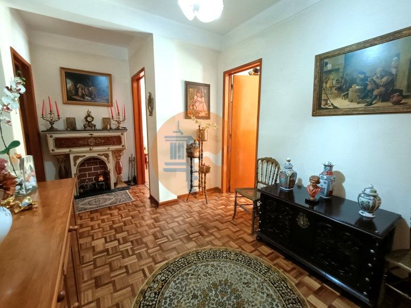 Property photo 2 of 53