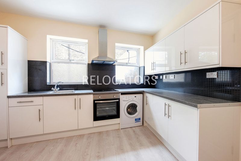 Property photo 2 of 9 Kitchen