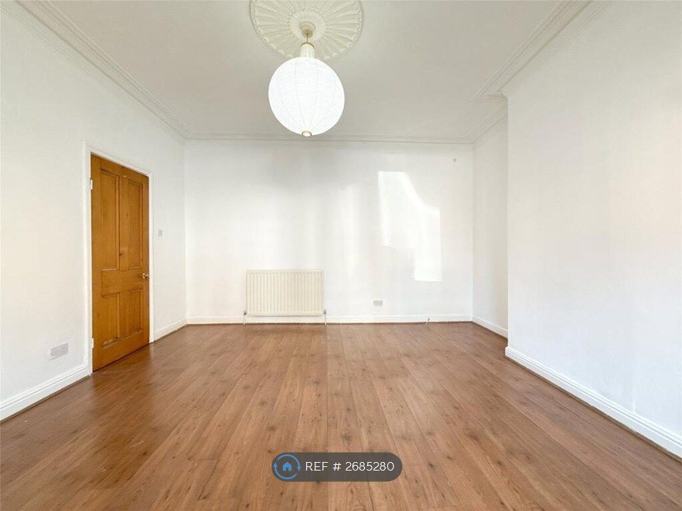 Property photo 3 of 10 Bedroom 1