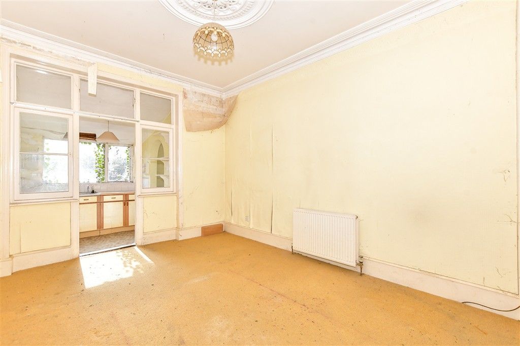 Property photo 2 of 7 Lounge