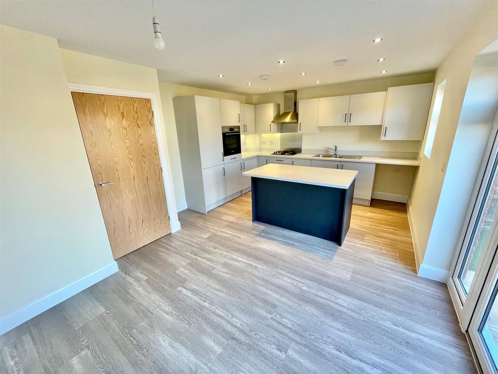Property photo 2 of 22 Ug-Kjul7R0Qyxhsdp2Cjqq.Jpg