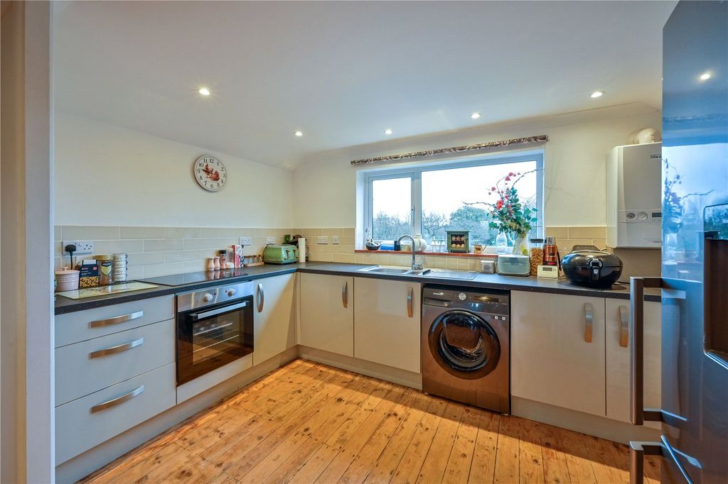 Property photo 3 of 17 Picture No. 06