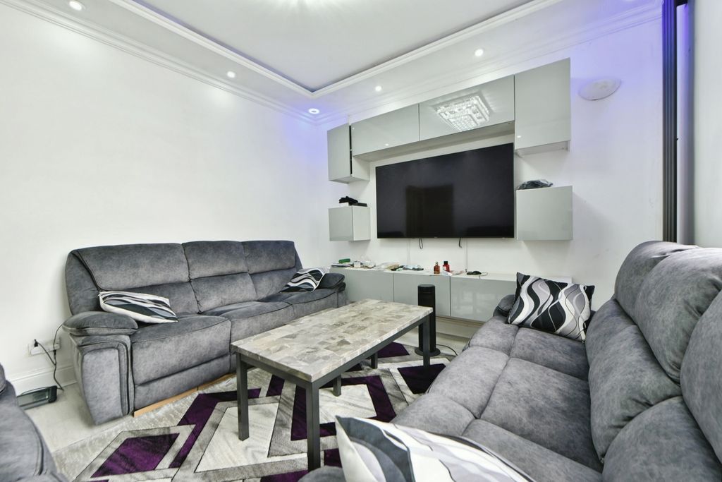 Property photo 2 of 15 Pbox-Img.Jpg