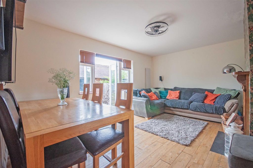 Property photo 3 of 17 L3.Jpg