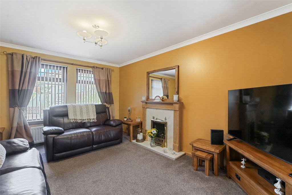 Property photo 3 of 26 Picture No. 02