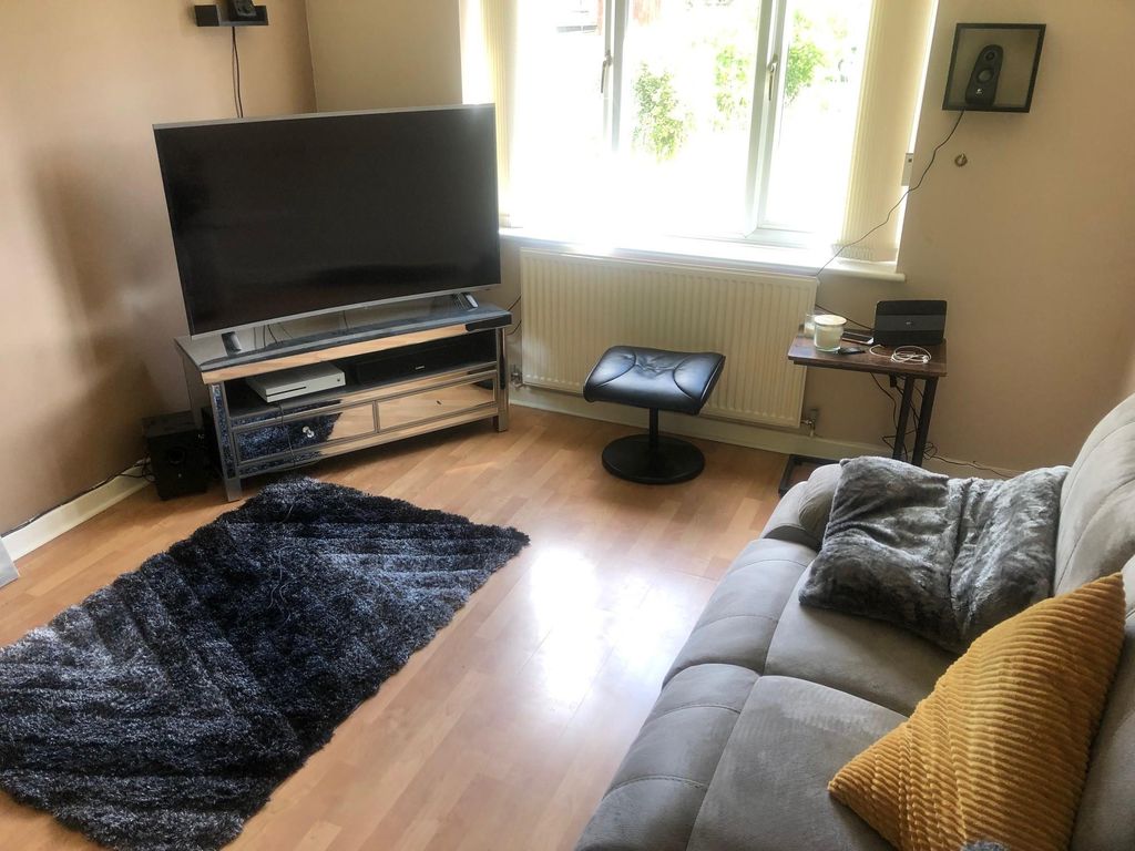 Property photo 3 of 17 Bedroom 2