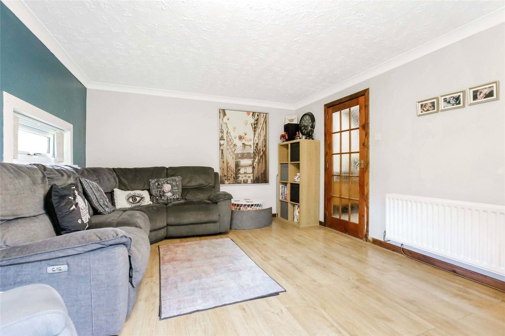 Property photo 3 of 20 Picture No. 04