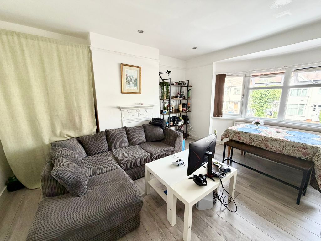 Property photo 3 of 12