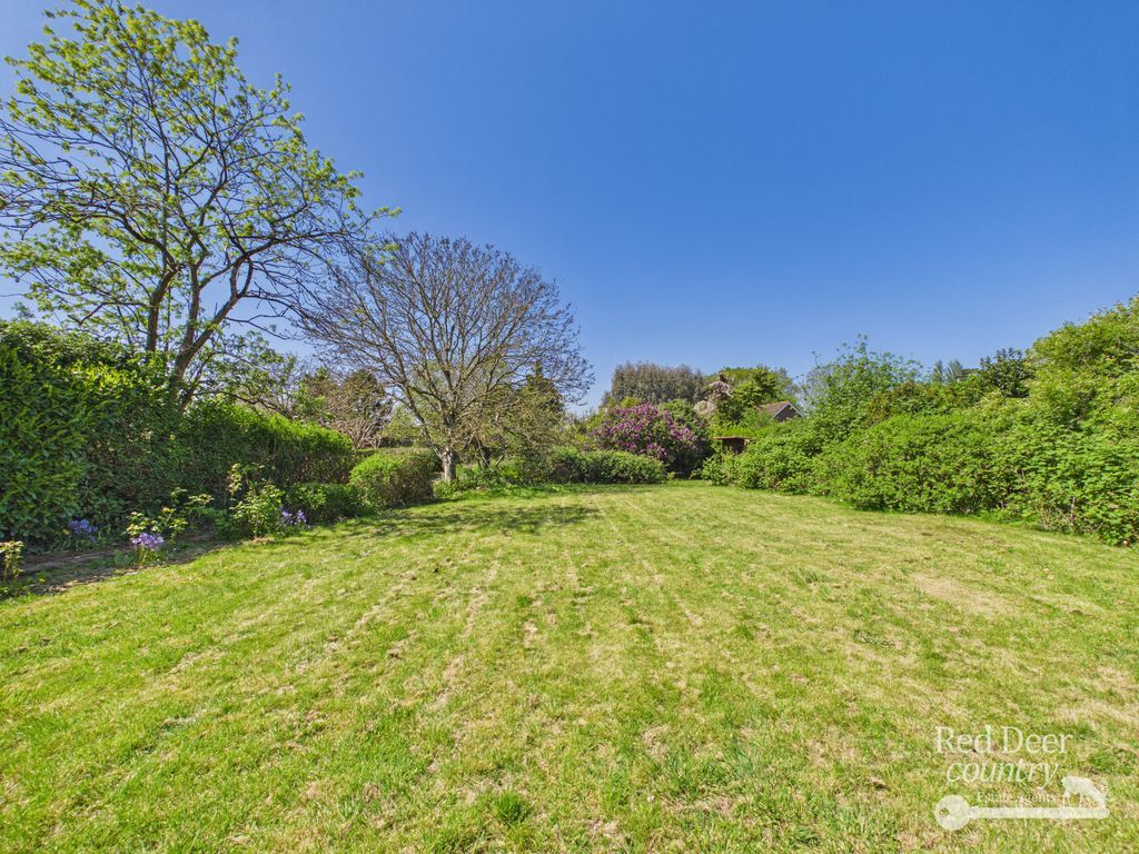 Property photo 2 of 24 Garden