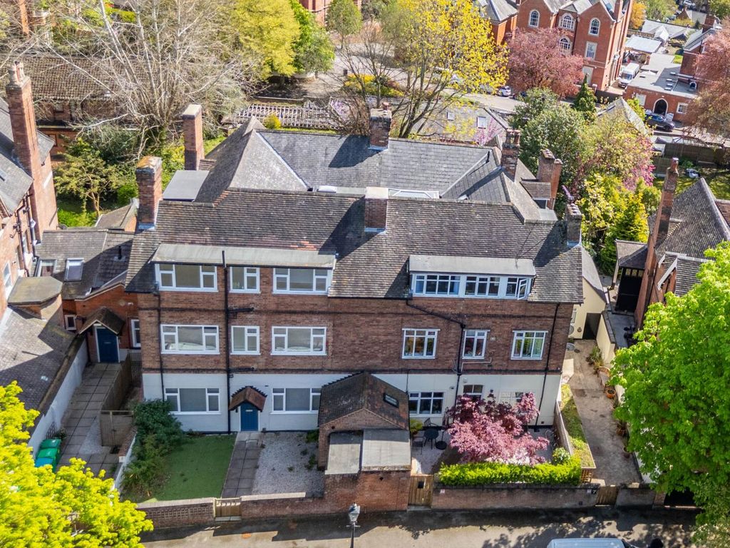 Property photo 1 of 12 Front (Exterior)