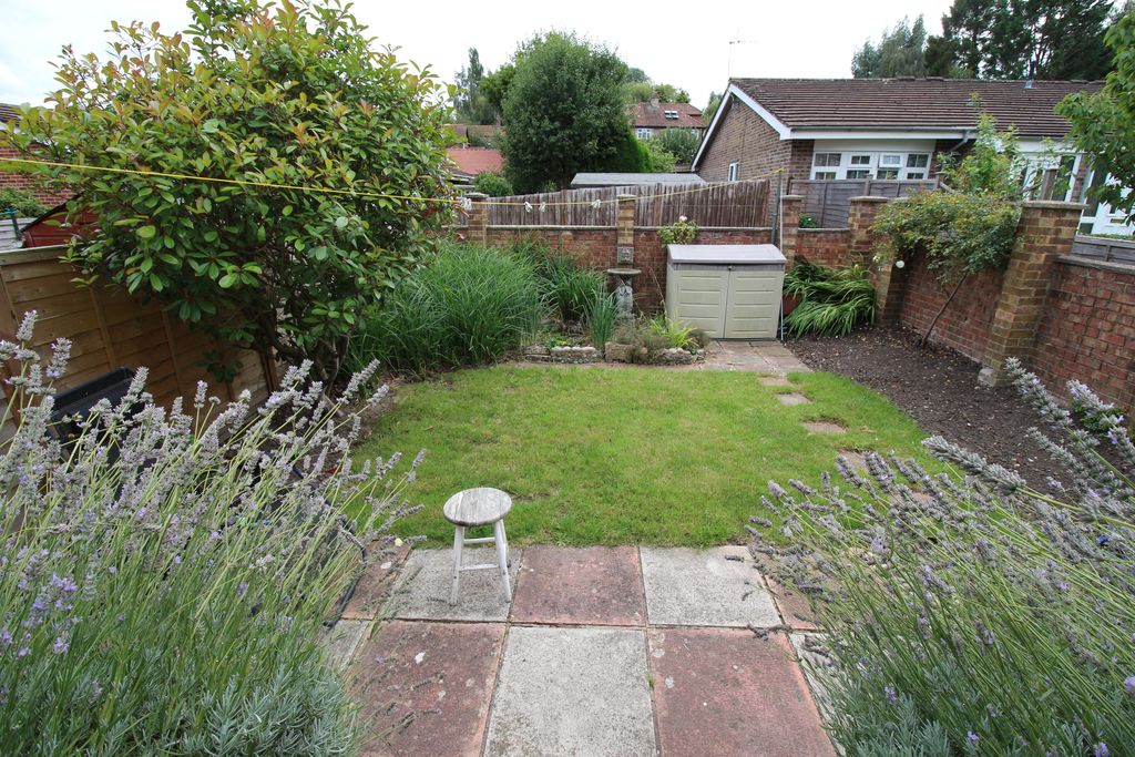 Property photo 2 of 10 Garden