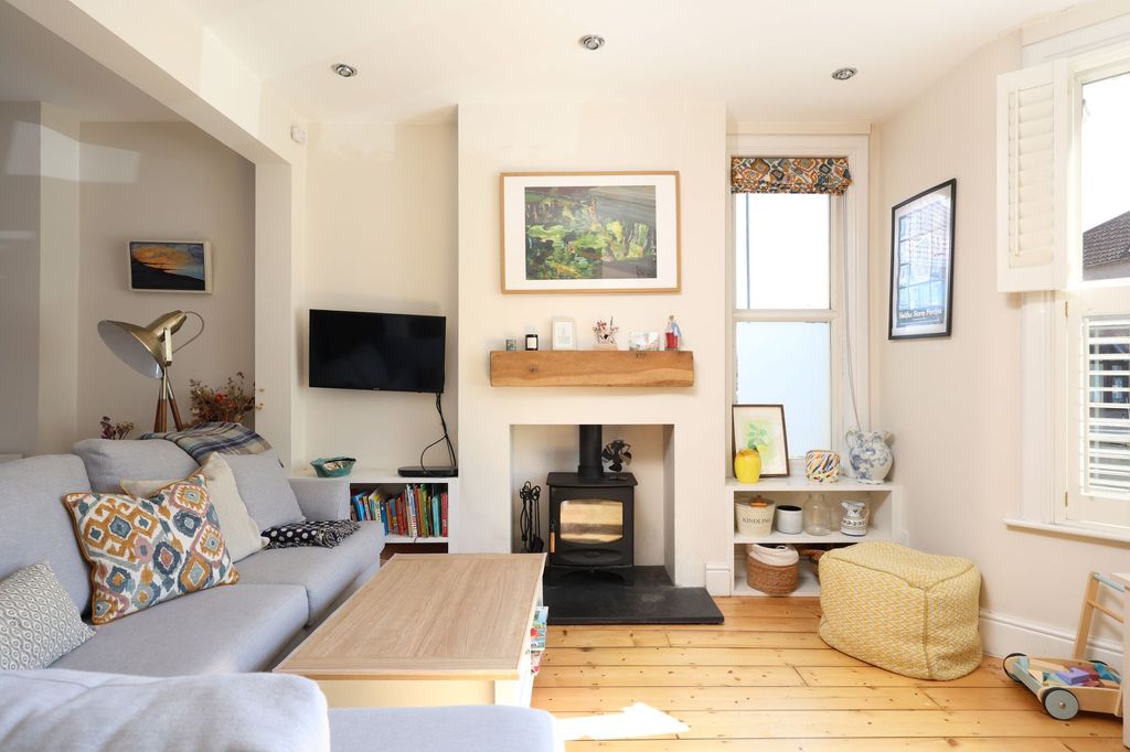 Property photo 2 of 22