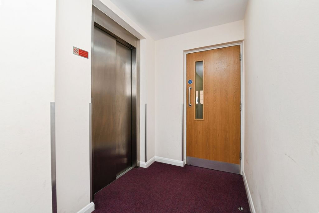 Property photo 3 of 5 Pbox-Img.Jpg