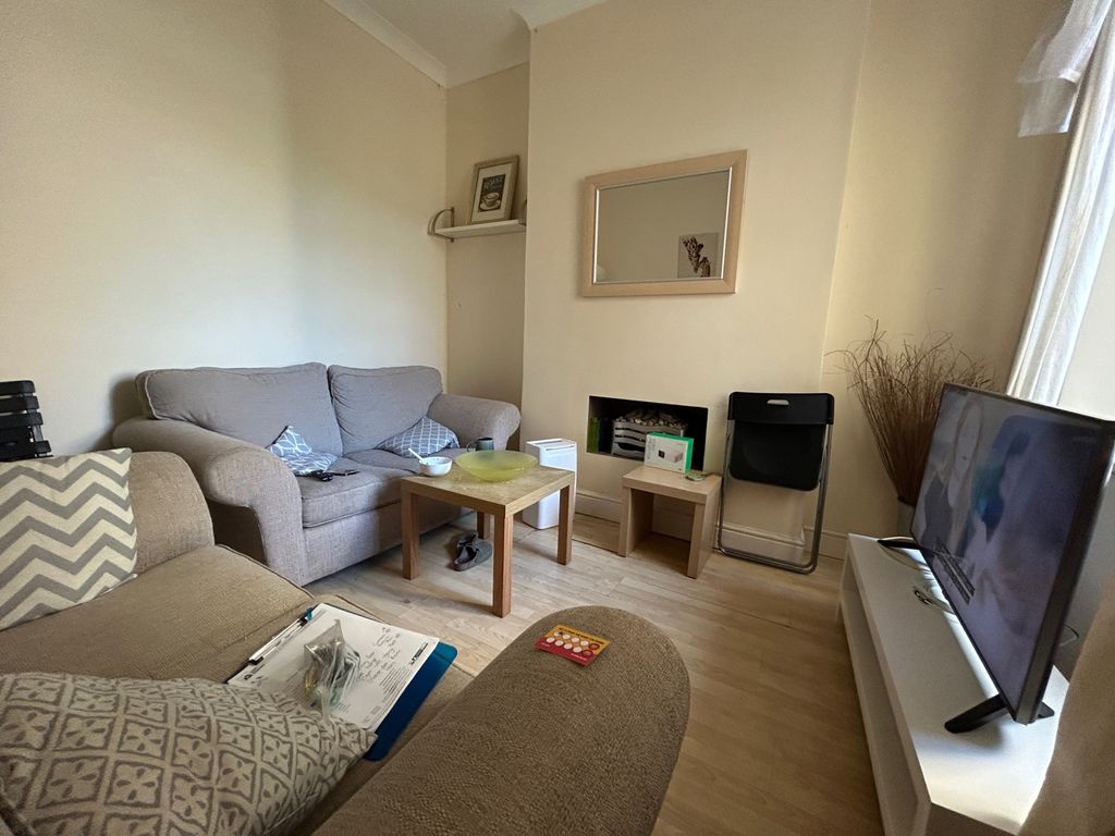 Property photo 1 of 10 B72F9ccc-6322-4414-9cd7-B95c787870c5