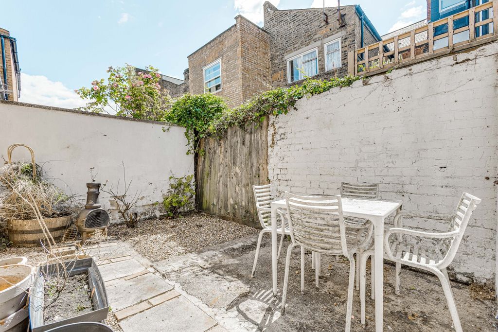 Property photo 2 of 8