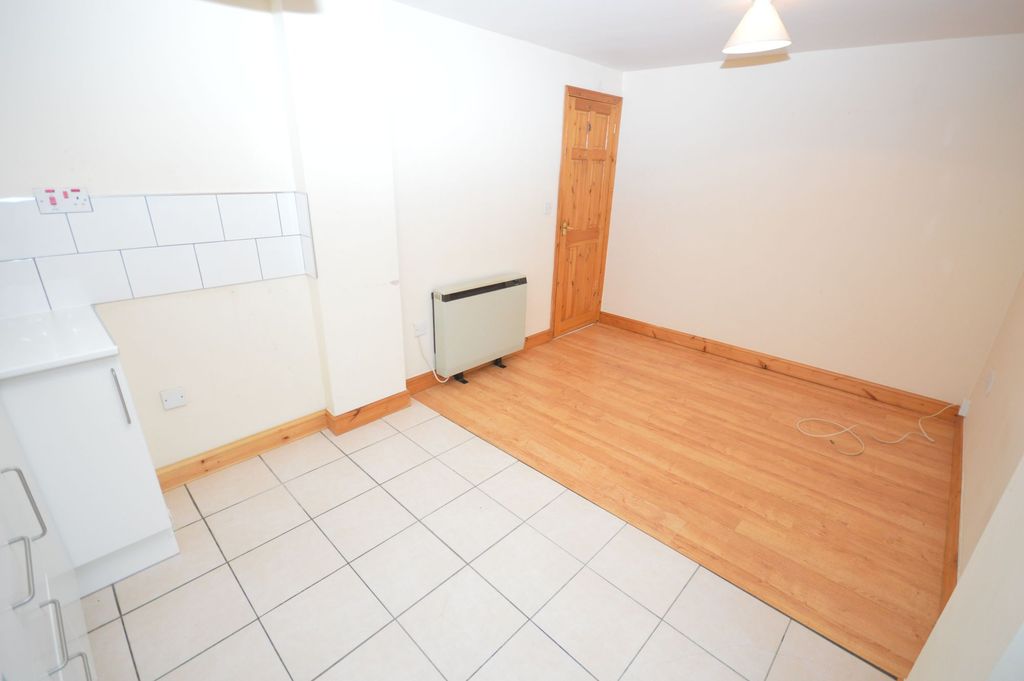 Property photo 3 of 6 Living Room