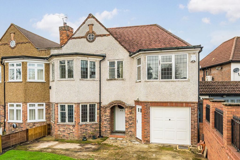 Property photo 1 of 2