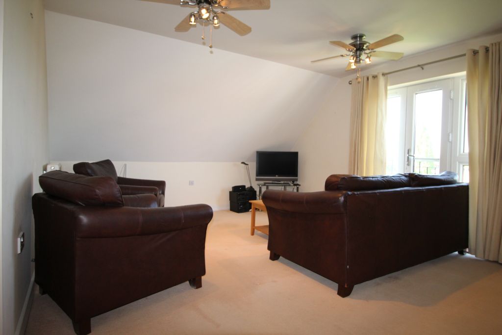Property photo 2 of 8 Lounge Area