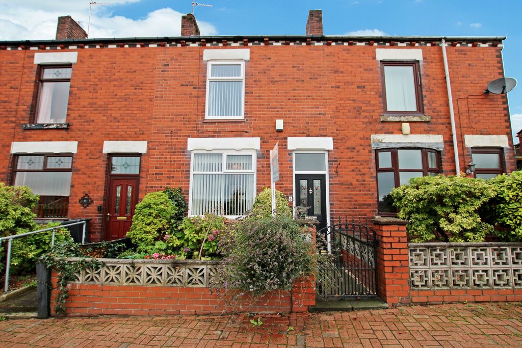 Property photo 1 of 17
