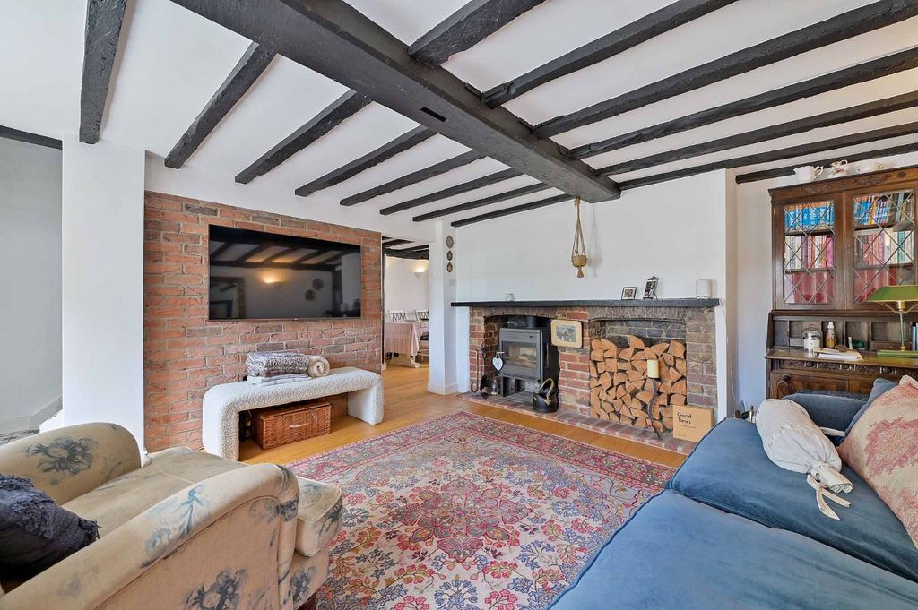 Property photo 2 of 16 Sitting Room
