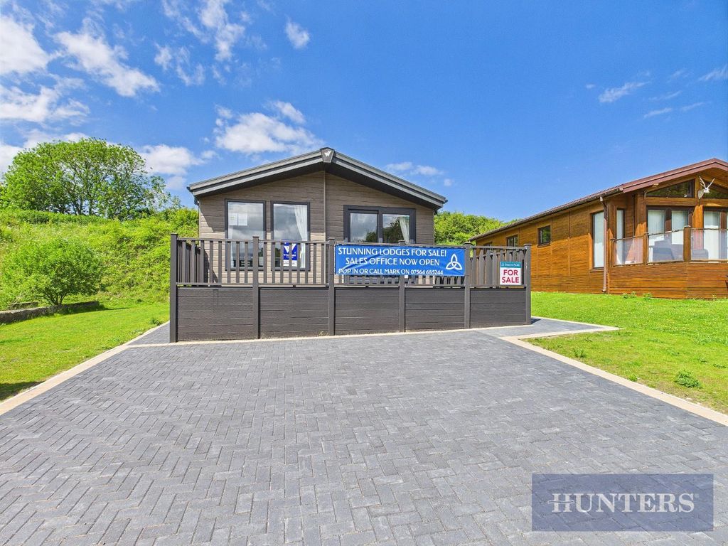 Property photo 1 of 13 Cam05316G0-Pr0114-Still002.Jpg