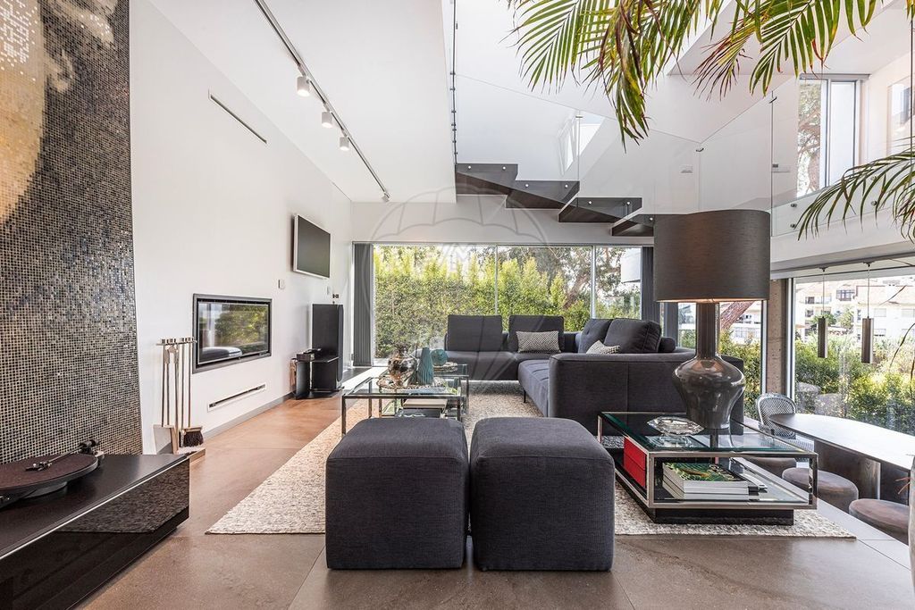 Property photo 3 of 45