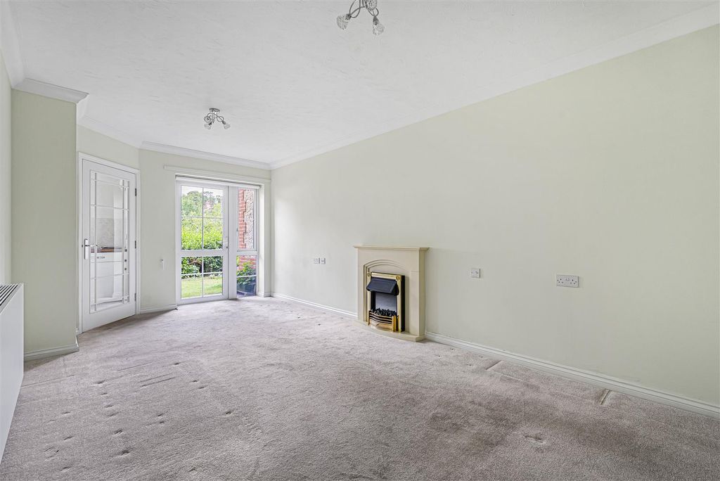 Property photo 3 of 13 12_59509.Jpg
