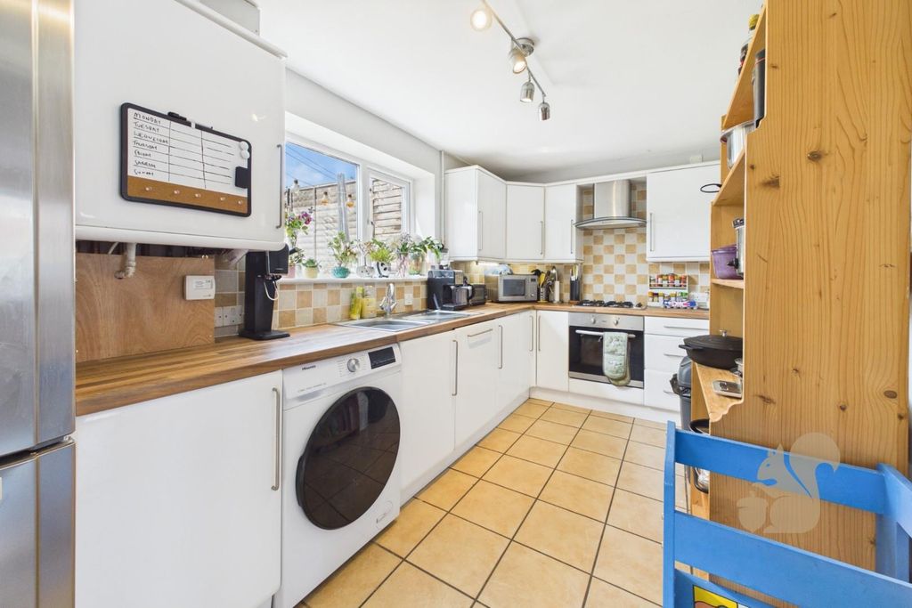 Property photo 2 of 13 Kitchen