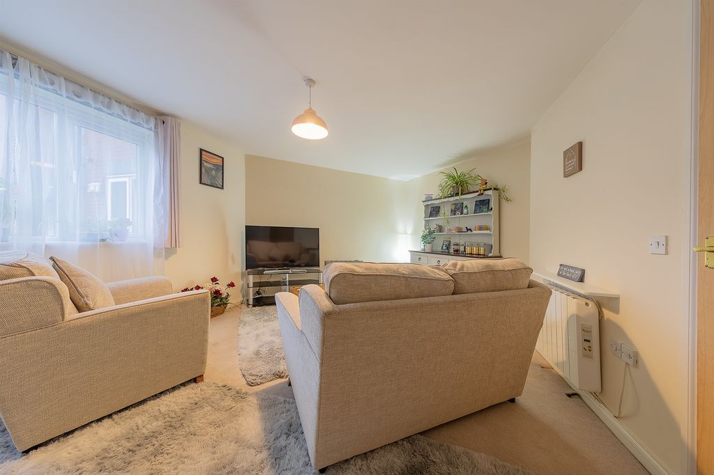 Property photo 2 of 17