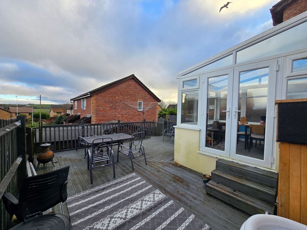 Property photo 2 of 19 Outside