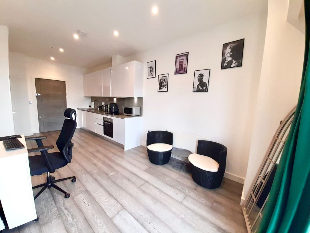 Property photo 2 of 11 1175796