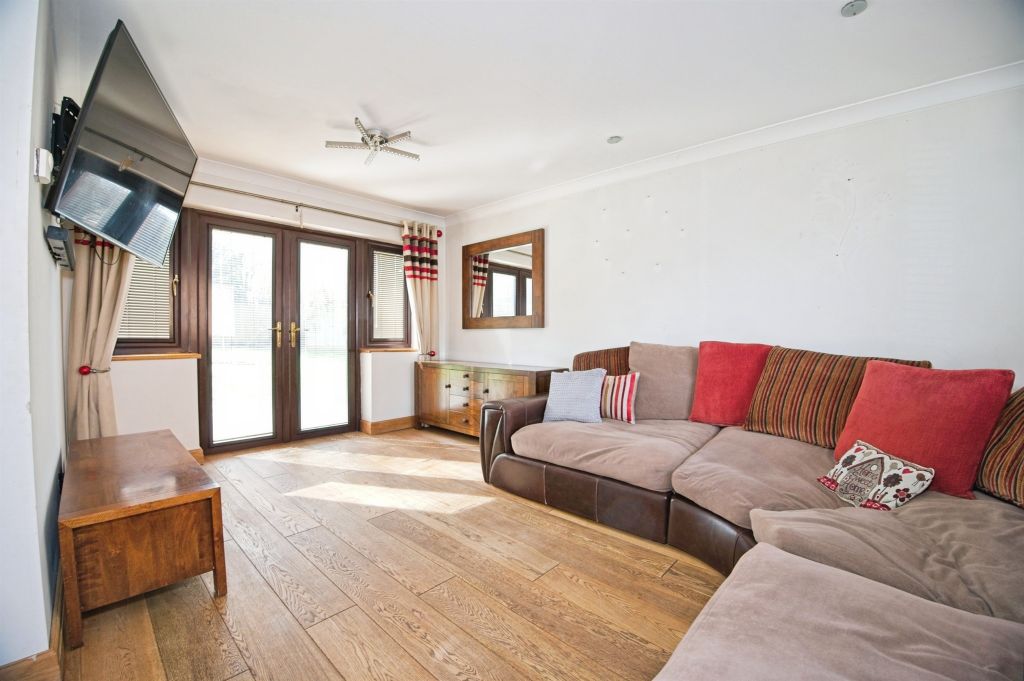 Property photo 3 of 24