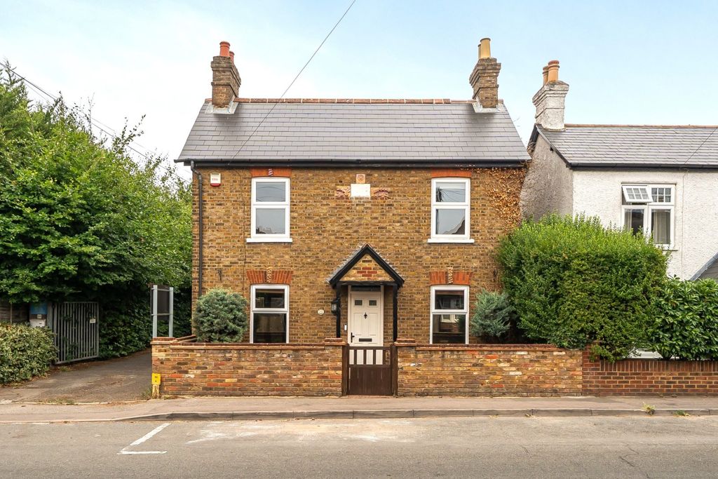 Property photo 1 of 17 External