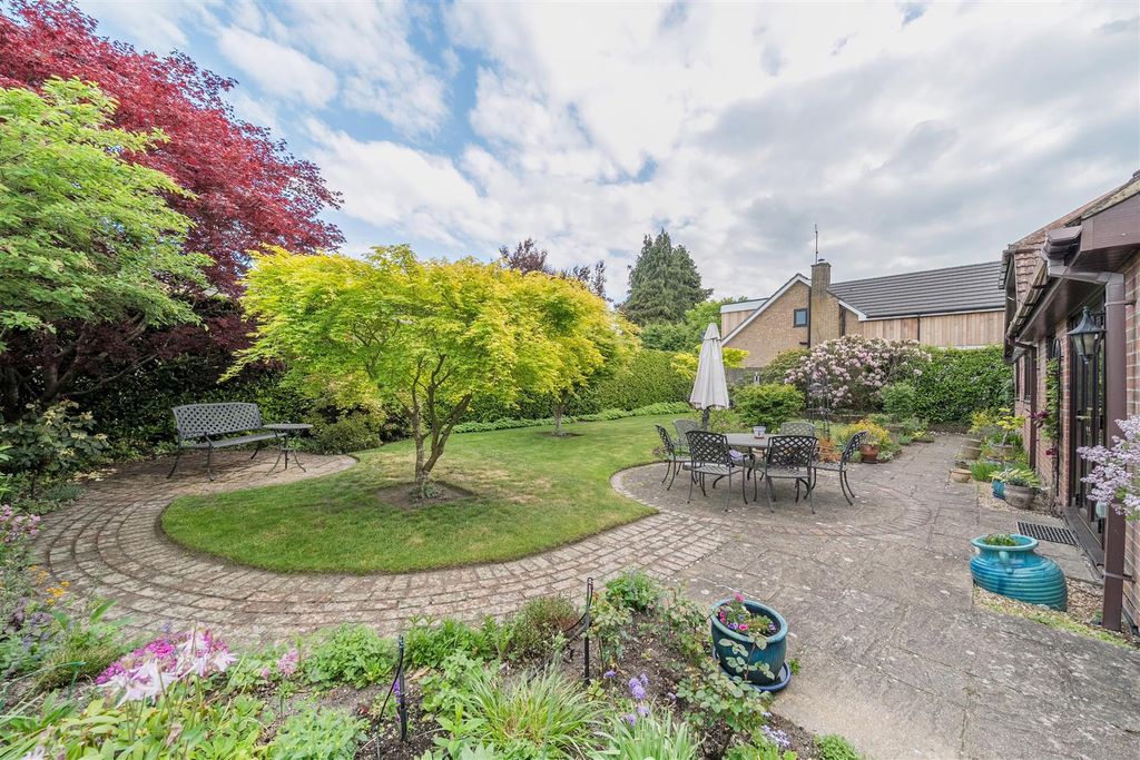 Additional image 19 of 3 bed detached bungalow for saleLondon Road, Liphook GU30