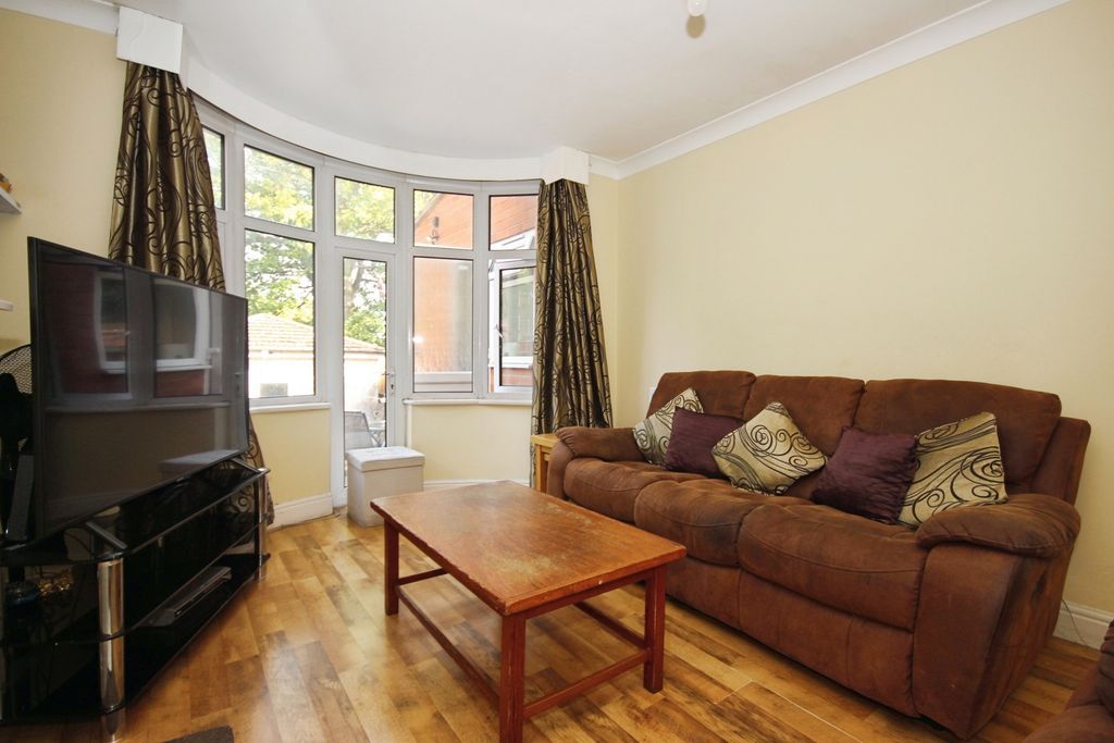 Property photo 2 of 16 Photo