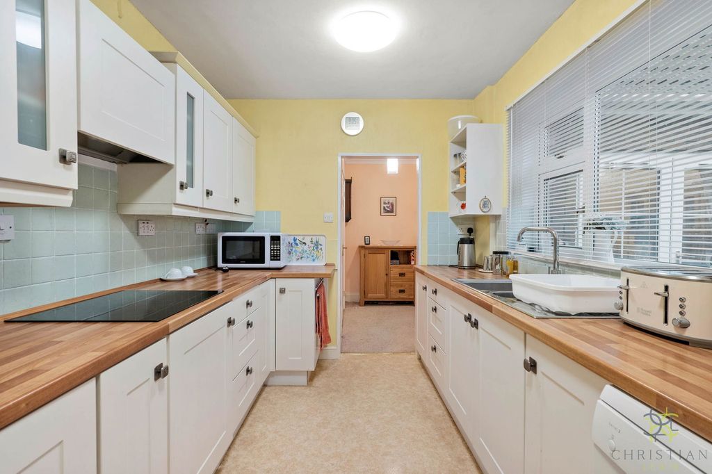 Property photo 2 of 14