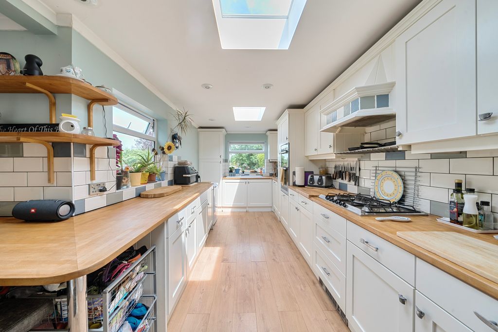 Property photo 1 of 19 Kitchen