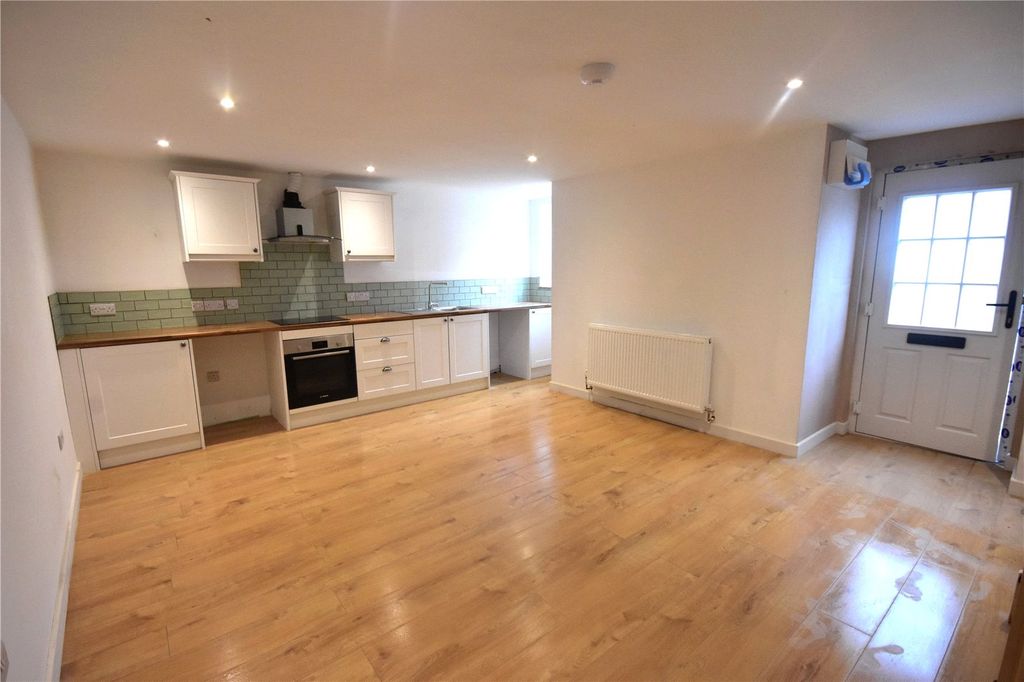 Property photo 1 of 11 Picture No. 12