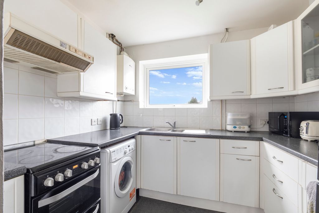 Property photo 2 of 25 Picture No. 14