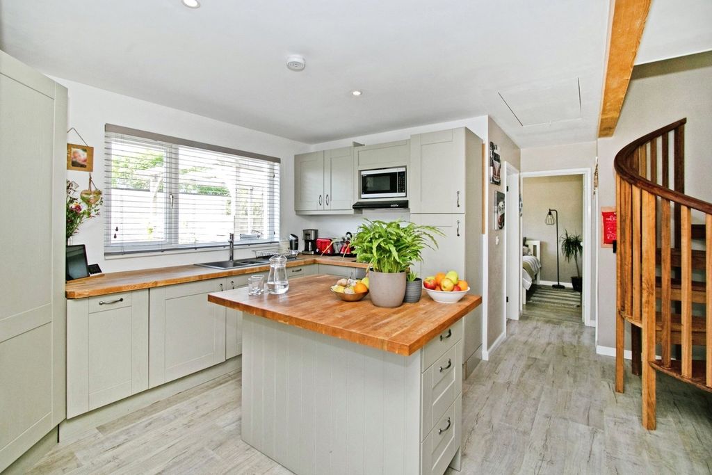 Property photo 3 of 19 Picture No. 33