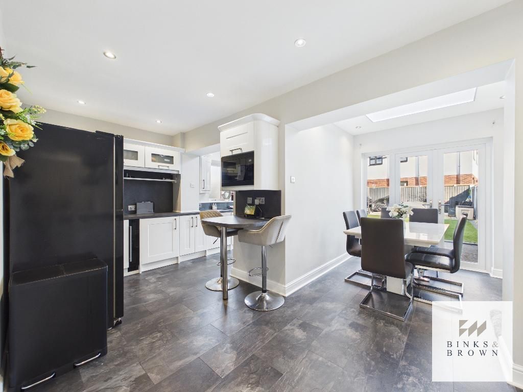 Property photo 3 of 16 Photo 3