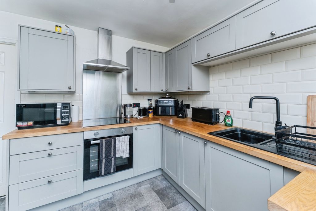 Property photo 3 of 18 Pbox-Img.Jpg