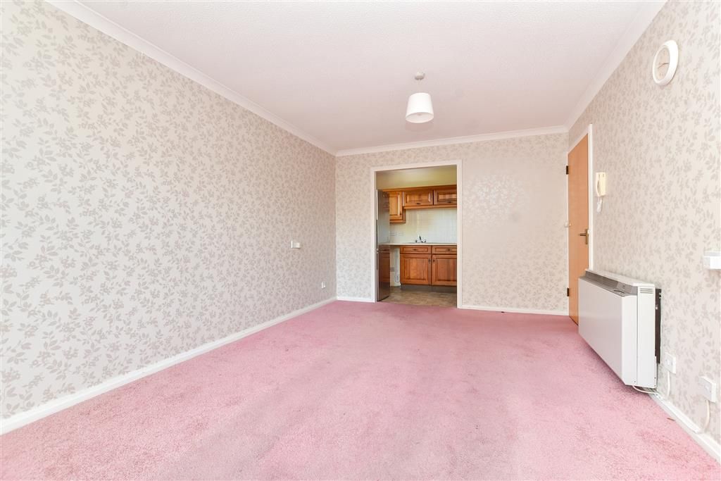 Property photo 2 of 10 Living Room