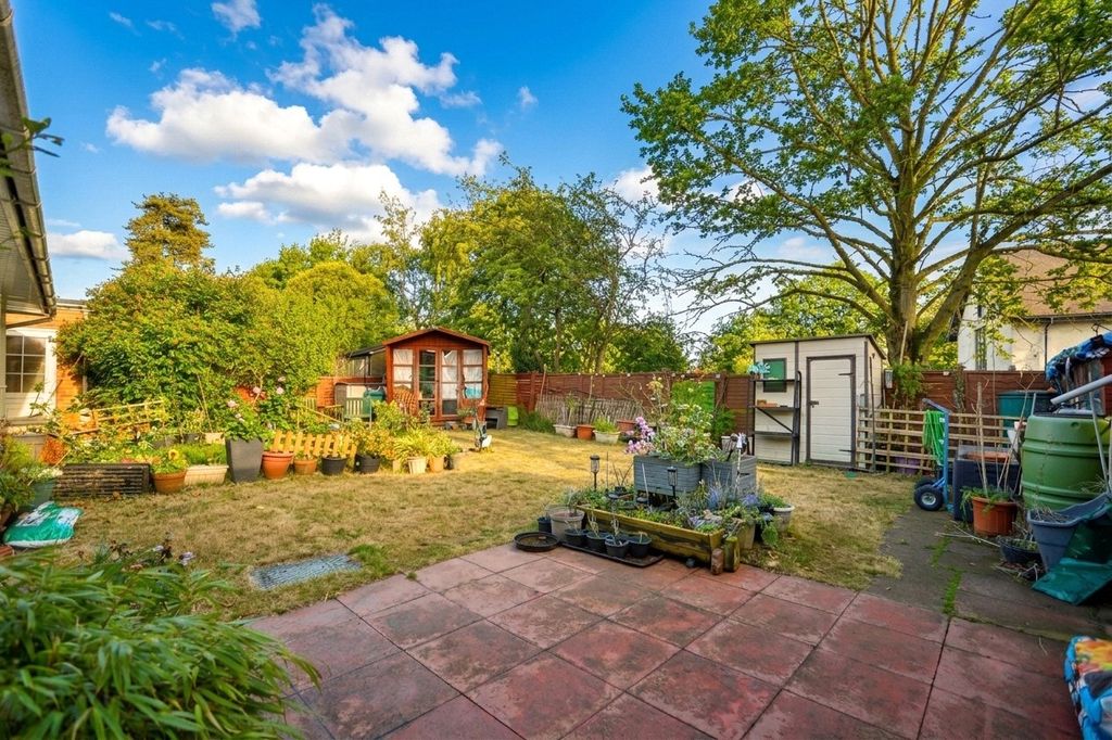 Property photo 3 of 8 Garden