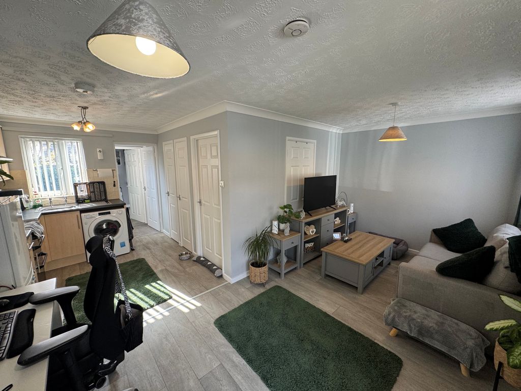 Property photo 2 of 10 Front