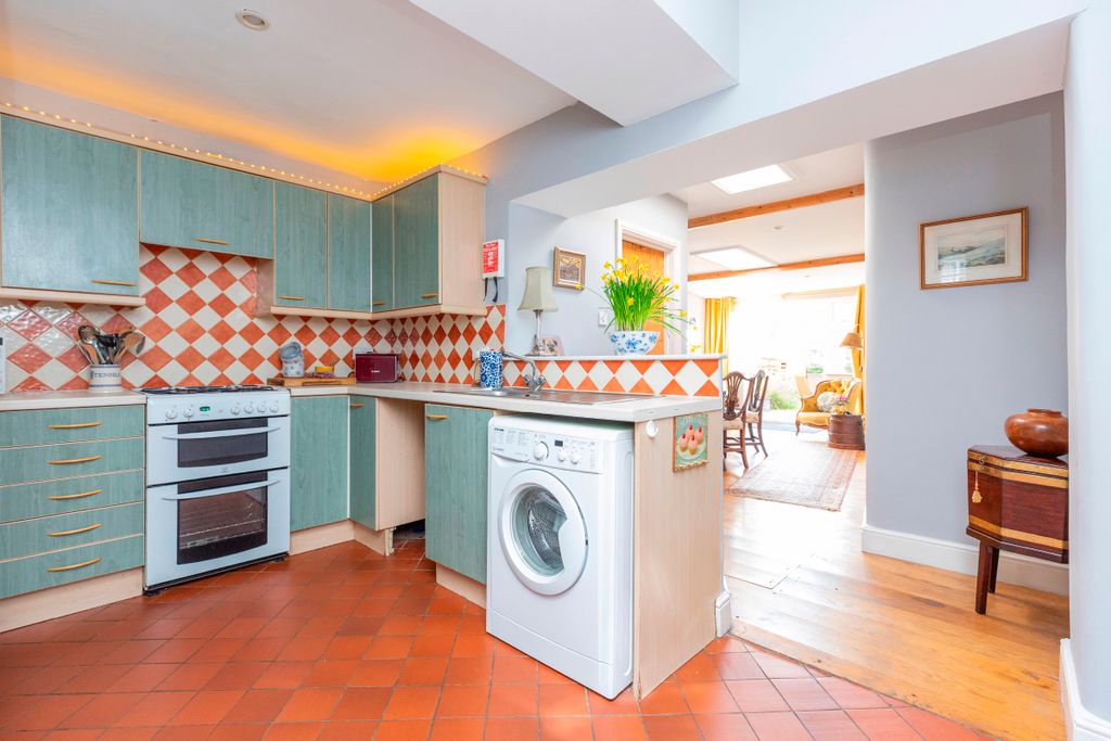 Property photo 2 of 23