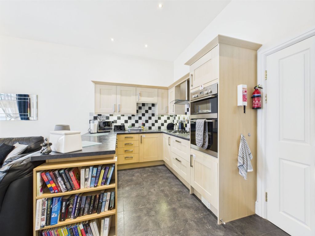 Property photo 3 of 18