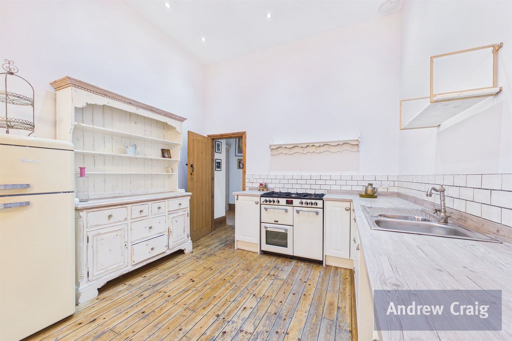 Property photo 1 of 14 (Main)