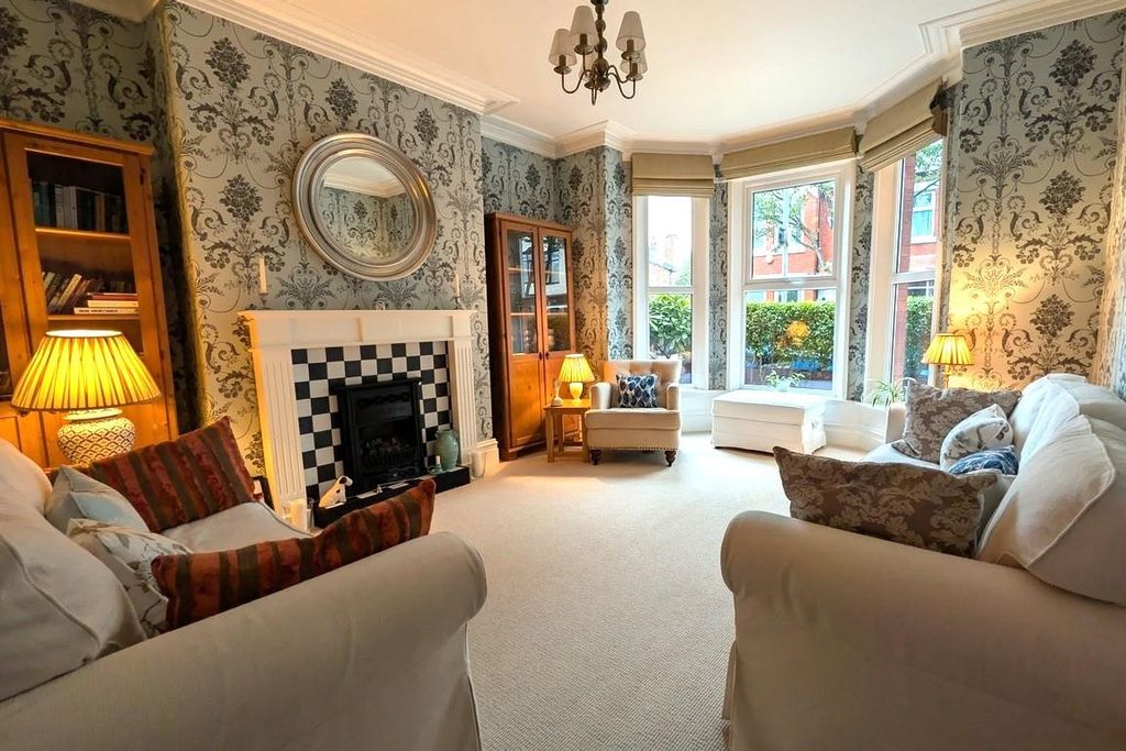 Property photo 2 of 23 4 Cambridge Drive - 3.Jpg