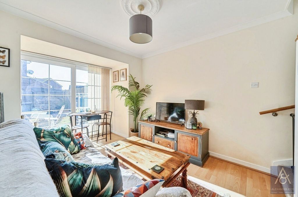 Property photo 3 of 17 Pbox-Img.Jpg